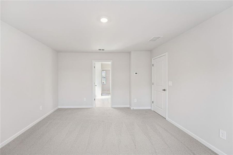 Spacious, unfurnished interior of a new home in Creekside at Oxford Park, Fairburn (Image 32).