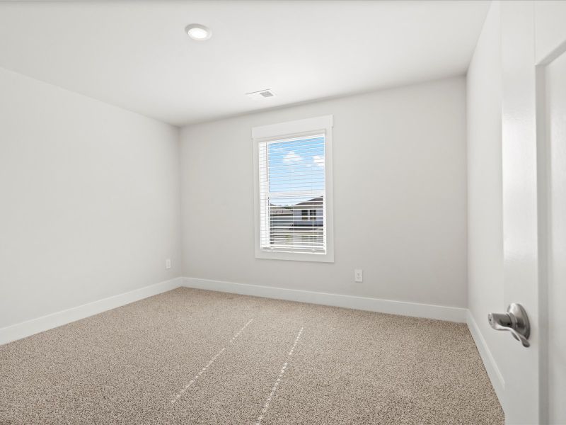 Spacious, unfurnished interior of a new home in Crossing at Abner Creek, Greer (Image 25).