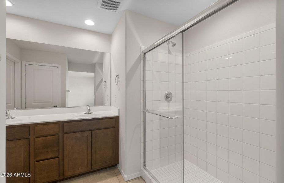 Owner's Bathroom Owner's Bathroom