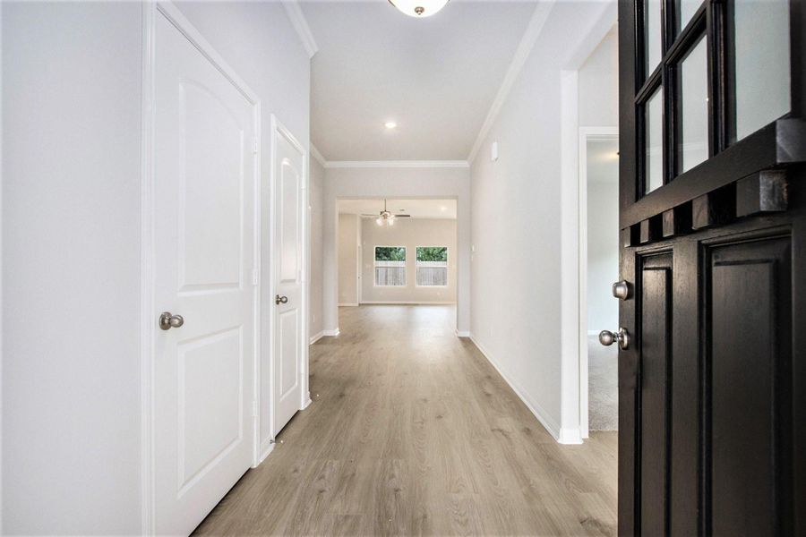 Spacious, unfurnished interior of a new home in , Bay City (Image 21).