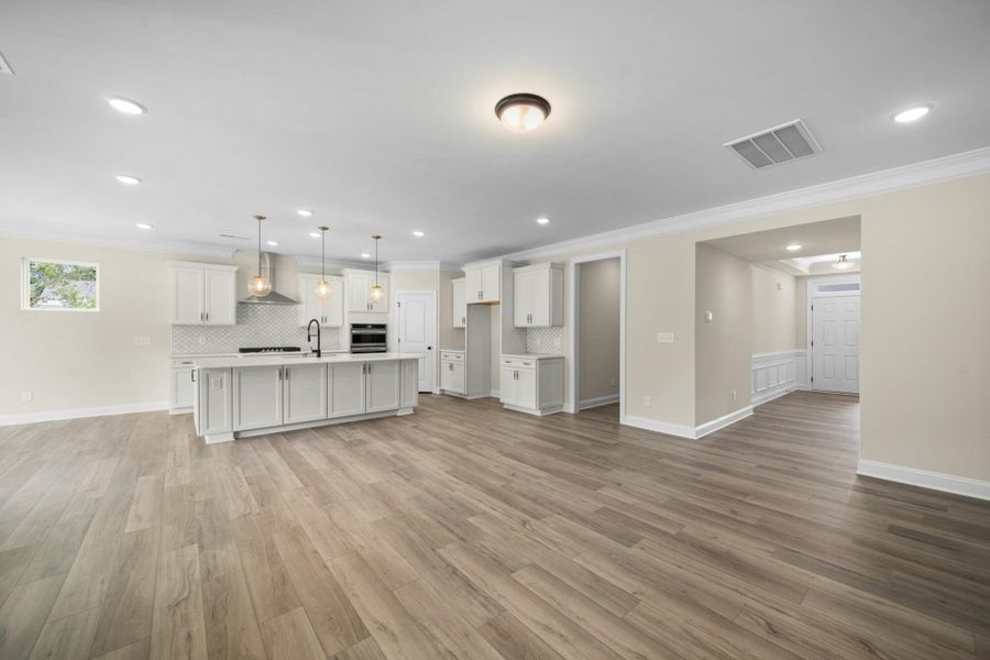 Spacious, unfurnished interior of a new home in Grove Park, Clemmons (Image 30).