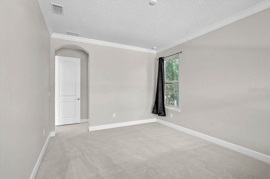 Spacious, unfurnished interior of a new home in , Sarasota (Image 29).