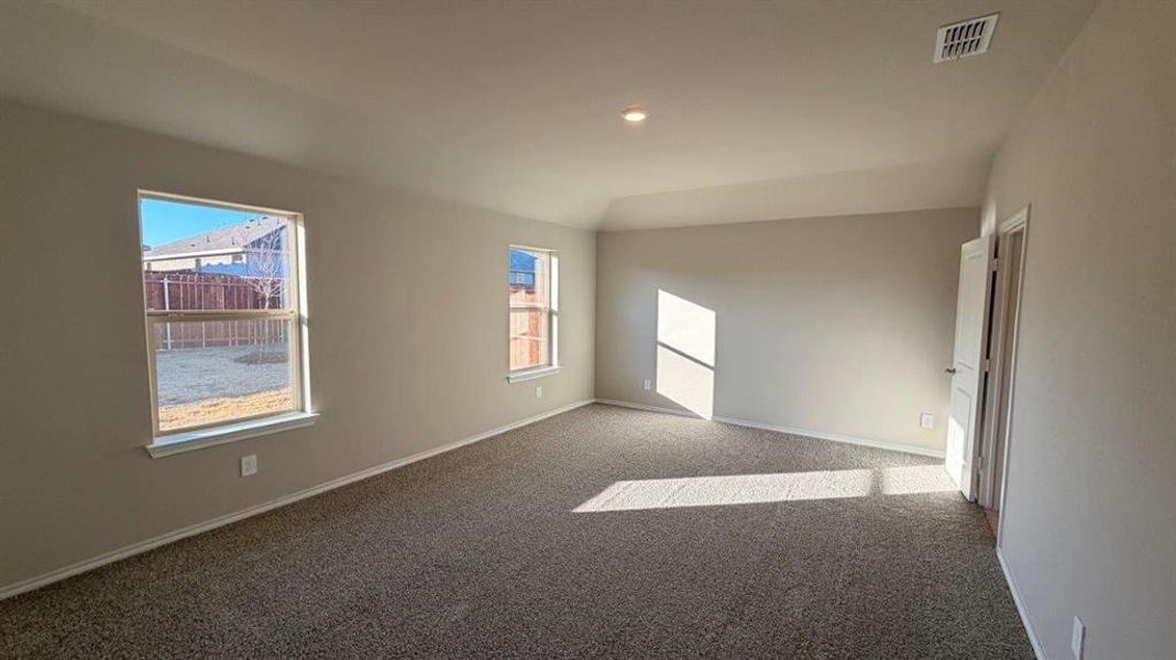 Spacious, unfurnished interior of a new home in Rosewood at Beltmill, Fort Worth (Image 11).