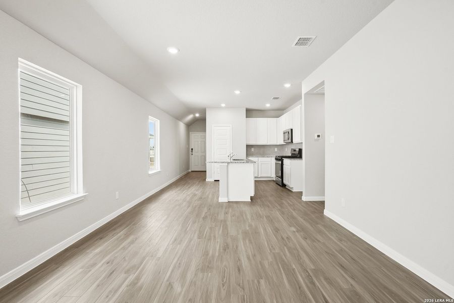 Spacious, unfurnished interior of a new home in Hickory Ridge, Elmendorf (Image 21).