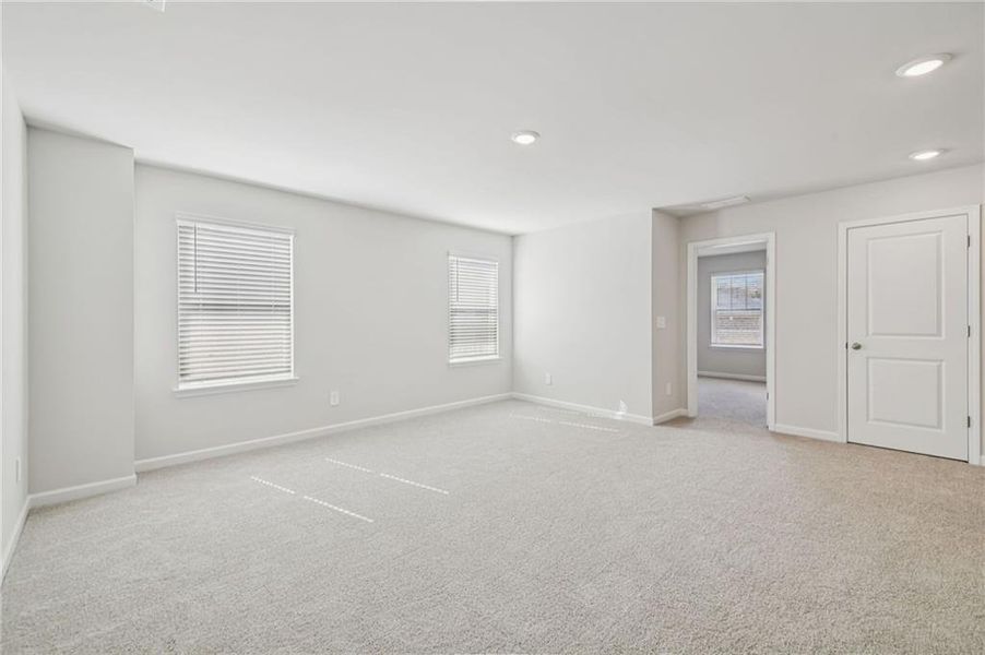 Spacious, unfurnished interior of a new home in Creekside at Oxford Park, Fairburn (Image 26).