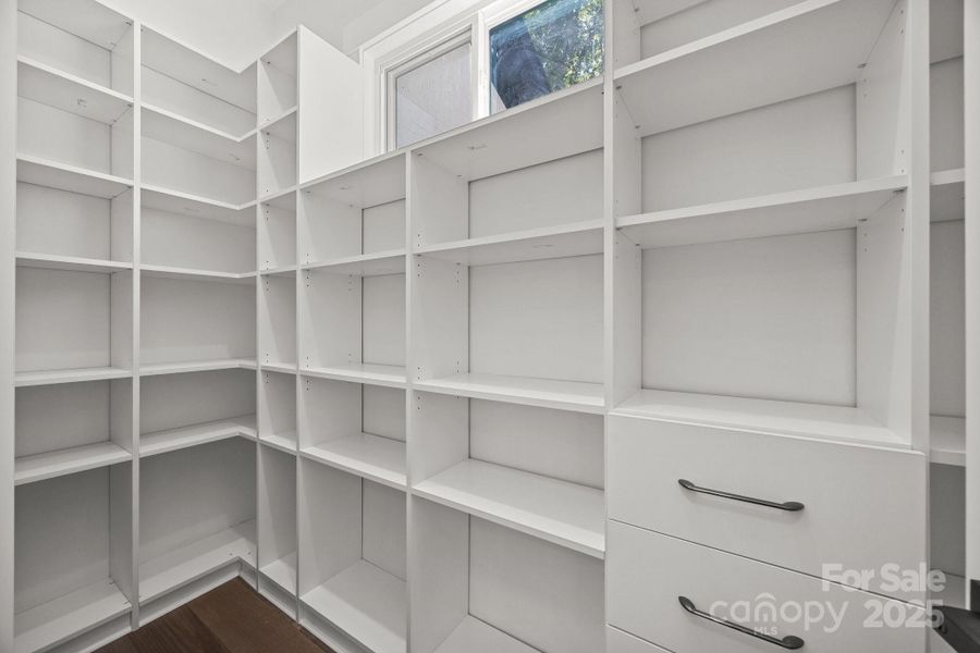 Image 38 of a home in .