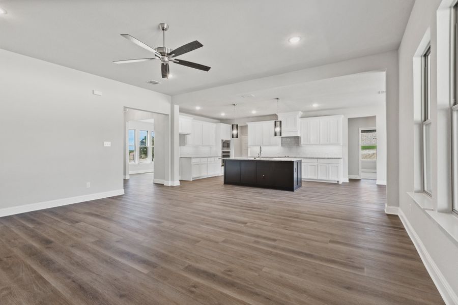 Representative unfurnished interior of a home built from the The Harper by Doug Parr Custom Homes in Spring Valley Ranch, Paradise (Image 13).