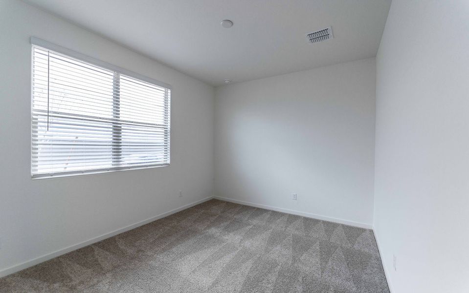 Spacious, unfurnished interior of a new home in Rancho Mirage, Maricopa (Image 18).