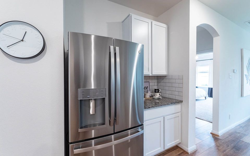 Furnished interior view inside a new home in Lago Mar, Texas City (Image 6).