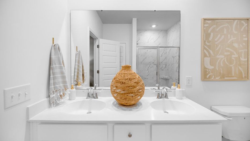 1767 Litchfield II Owners Bath 2of2 F1 Base3 1767 Litchfield II Owners Bath 2of2 F1 Base3