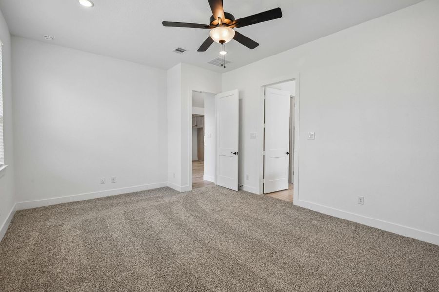 Spacious, unfurnished interior of a new home in Artavia, Conroe (Image 14).