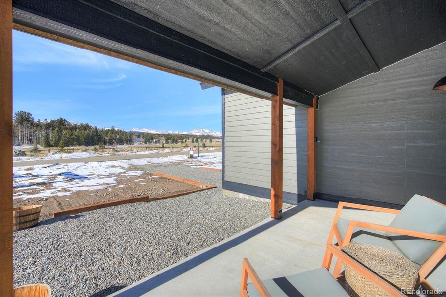 Lincoln Model Home Photos. Same model home by same builder.