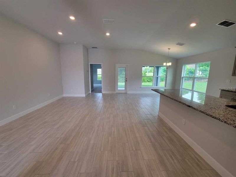 Spacious, unfurnished interior of a new home in Ocala Crossings South, Ocala (Image 17).