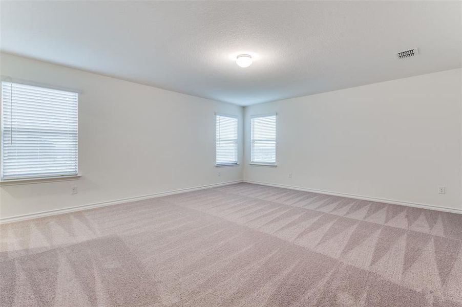 Spacious, unfurnished interior of a new home in Eagle Creek, Denton (Image 12). Spacious, unfurnished interior of a new home in Eagle Creek, Denton (Image 12).