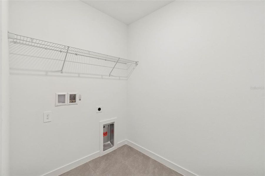 Spacious, unfurnished interior of a new home in Aspire at Canter Creek, Davenport (Image 41).