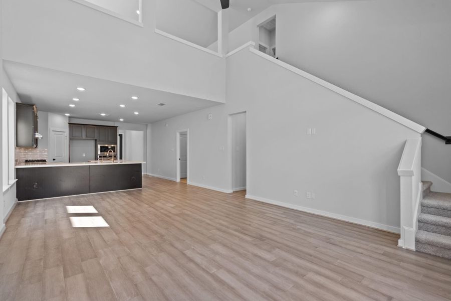 Spacious, unfurnished interior of a new home in Sienna 45', 50', Missouri City (Image 16).