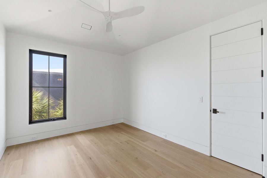 Spacious, unfurnished interior of a new home in , Sullivan's Island (Image 65).