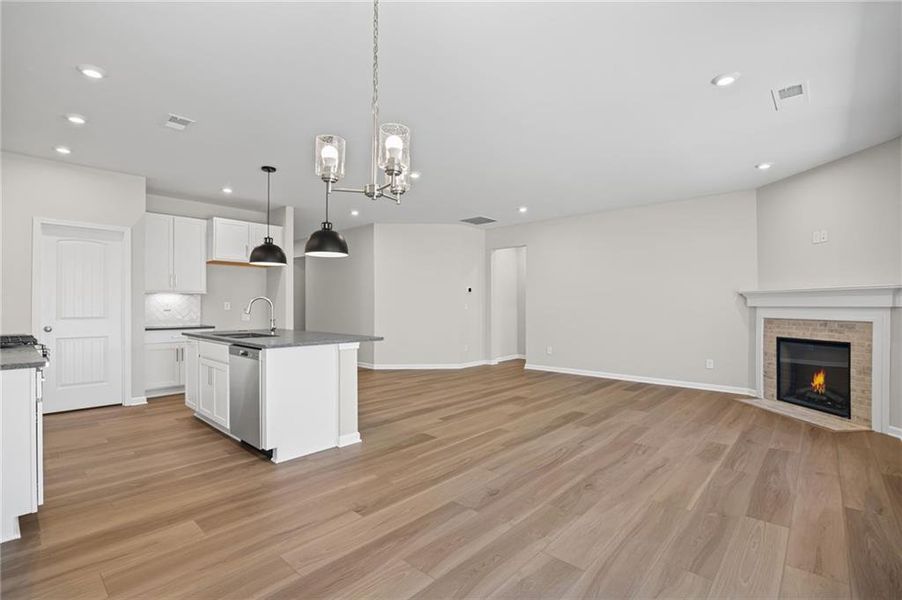 Spacious, unfurnished interior of a new home in Easton Park, Dallas (Image 30).