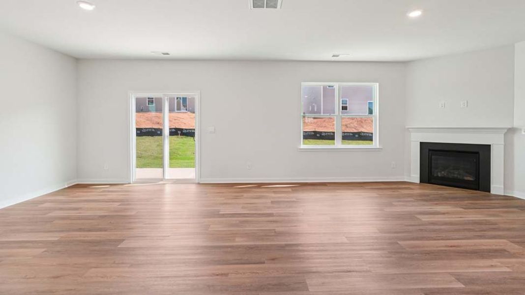 Spacious, unfurnished interior of a new home in Huffman Ridge, Hickory (Image 10).