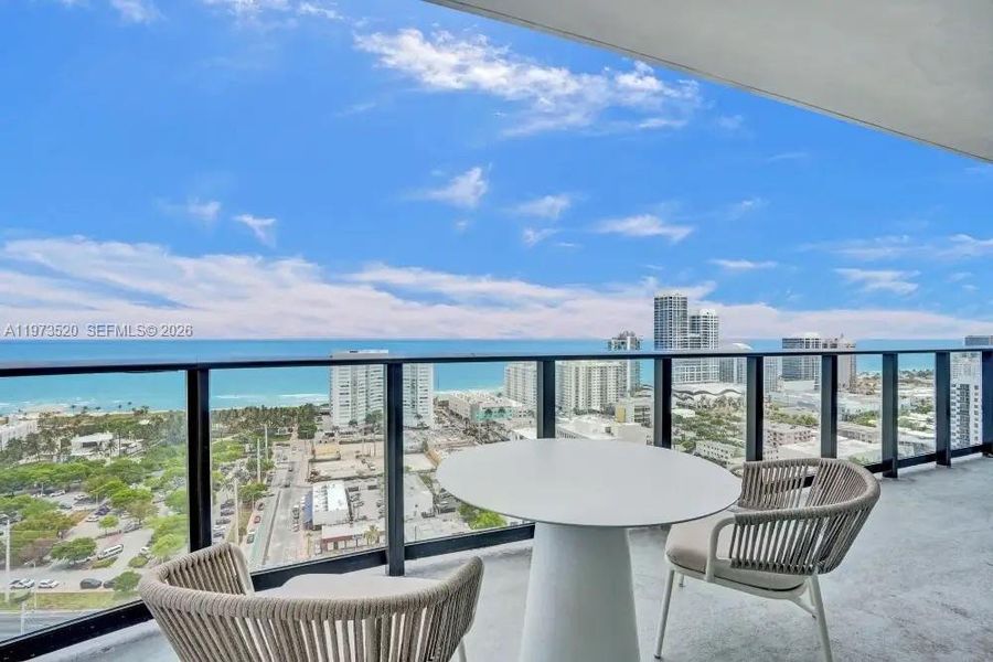 Condo located in Miami, FL showcasing its design and architecture (Image 30).