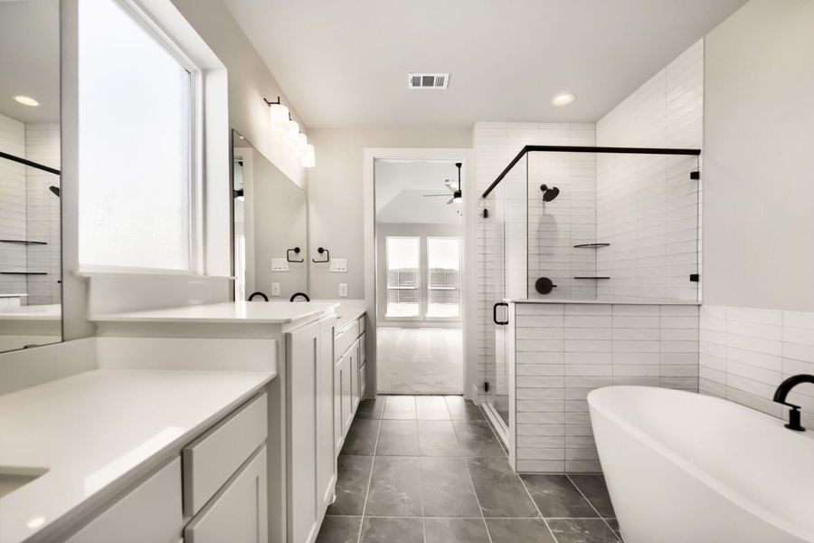 9809 Morning Cloak - Primary Bathroom