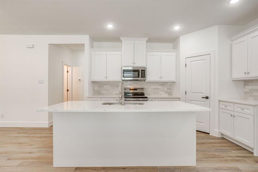 Furnished interior view inside a new home in , Fort Worth (Image 8).