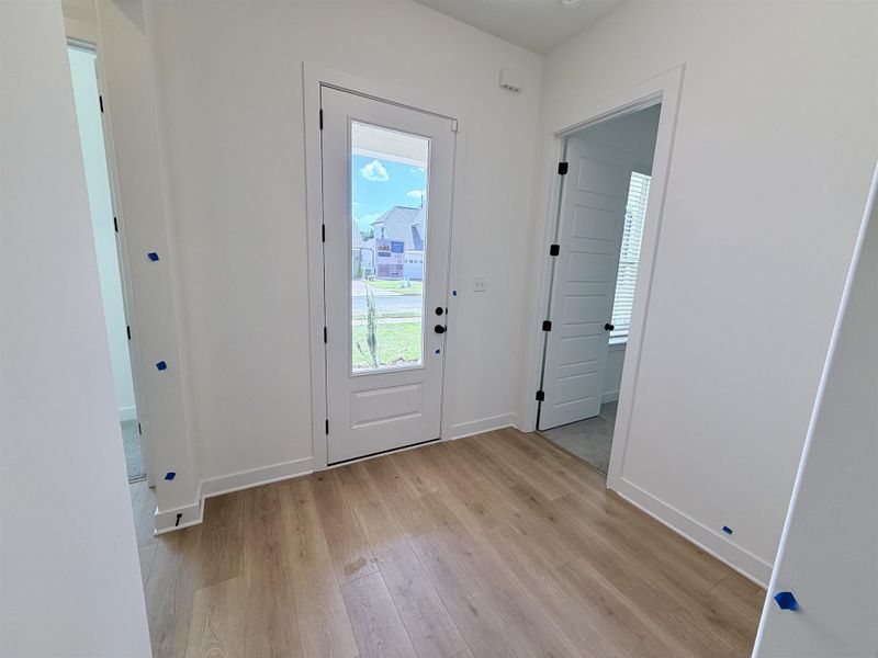 Spacious, unfurnished interior of a new home in Lockwood, Collierville (Image 13).