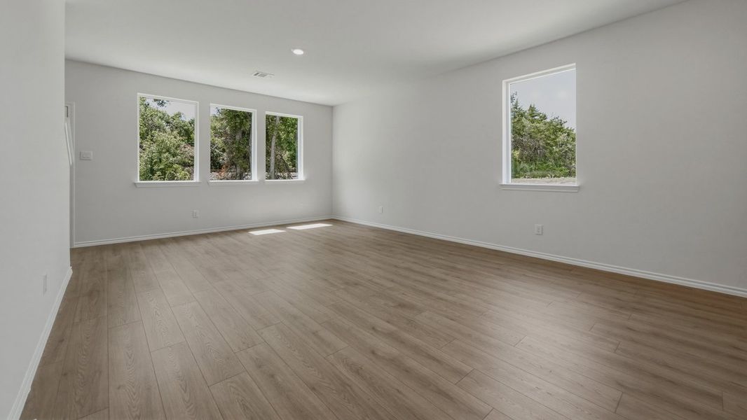Spacious, unfurnished interior of a new home in Stonewood, Sulphur Springs (Image 6).