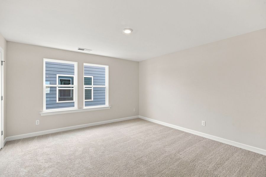 Spacious, unfurnished interior of a new home in Terrapin, Leland (Image 32).