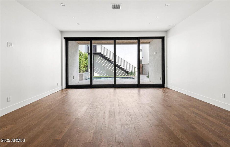 11-6918 E 2nd St 11 11-6918 E 2nd St 11