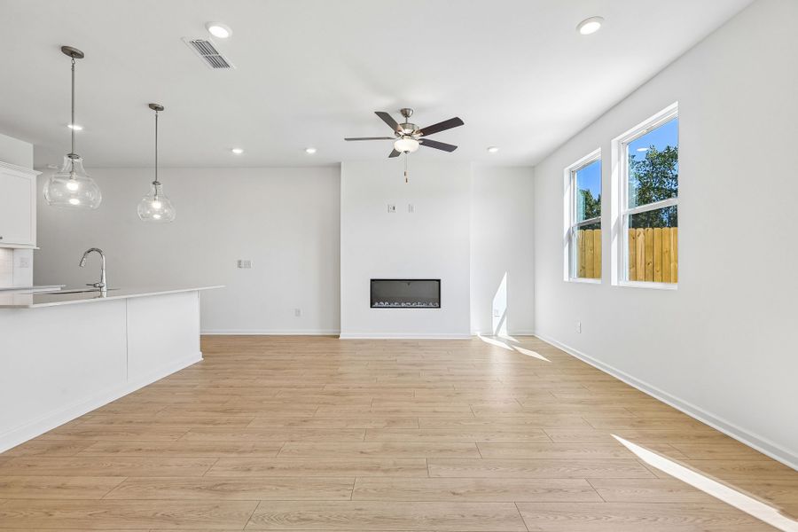 Spacious, unfurnished interior of a new home in Weatherfield, Buford (Image 14).