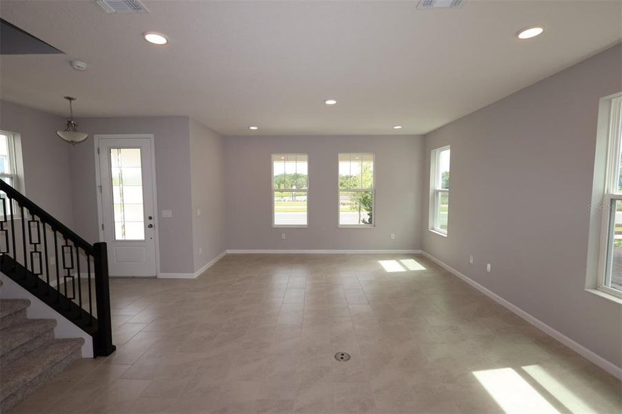 Spacious, unfurnished interior of a new home in Center Lake on the Park, St. Cloud (Image 24).