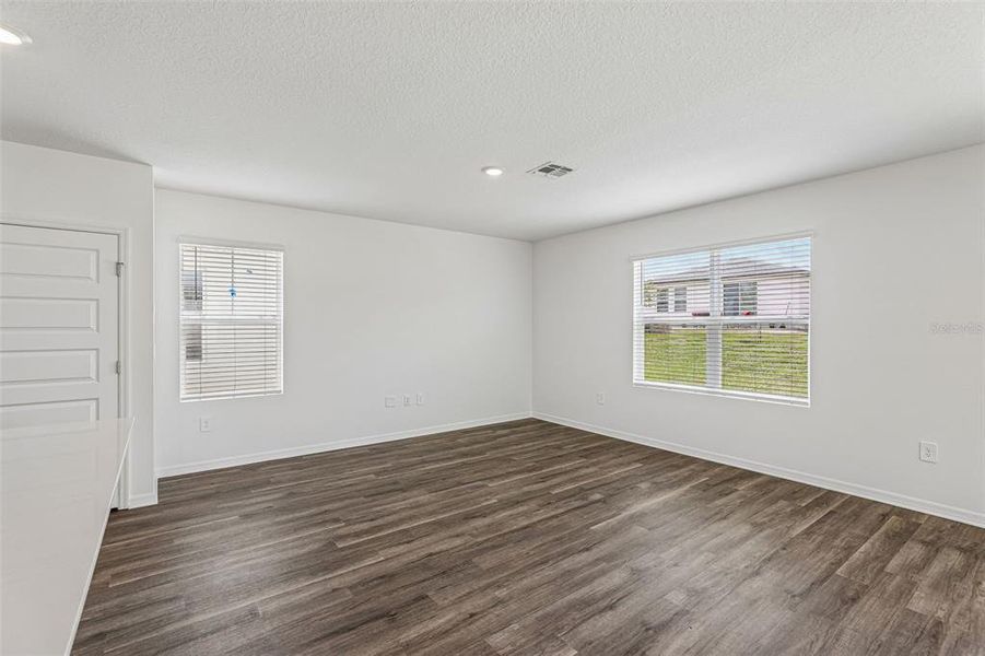 Spacious, unfurnished interior of a new home in Avalon Park Tavares, Tavares (Image 23).