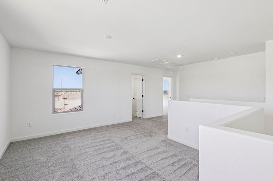Spacious, unfurnished interior of a new home in Entrada Del Toro at Rancho Sahuarita, Sahuarita (Image 7).