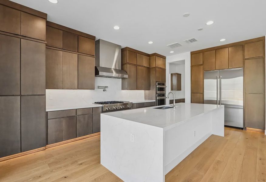 Kitchen - 5 of 17