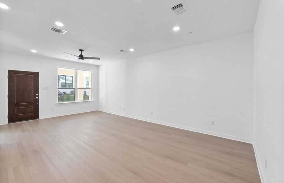 Spacious, unfurnished interior of a new home in Monarch on Main, Round Rock (Image 11).