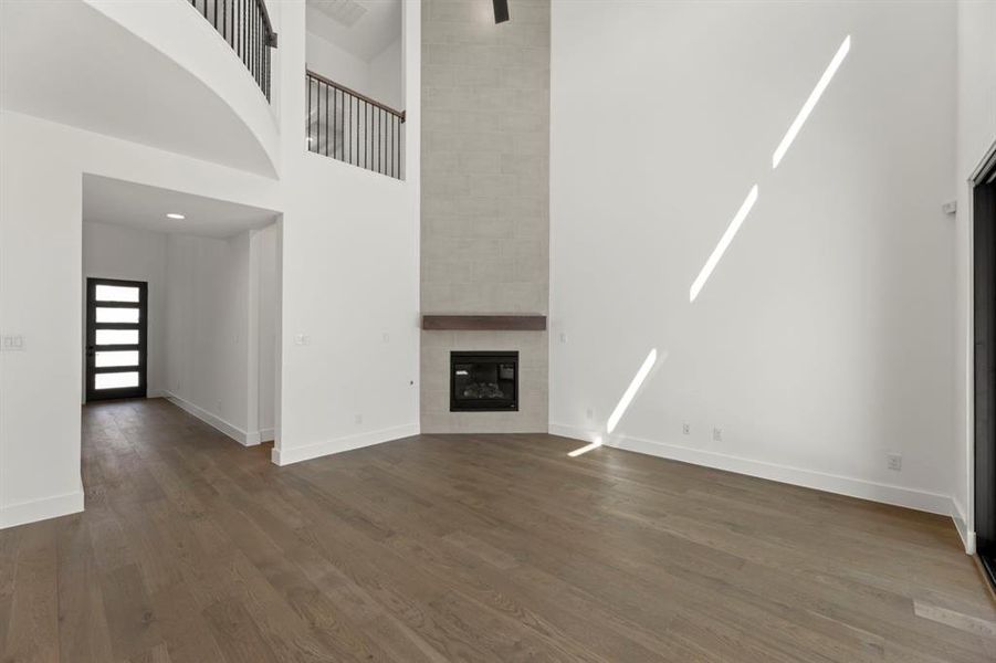 Spacious, unfurnished interior of a new home in Estates at Rockhill, Frisco (Image 20).