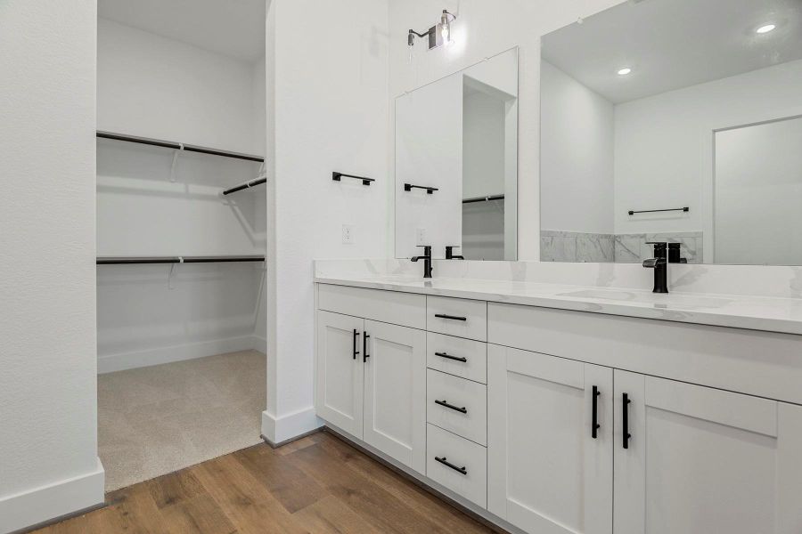 Furnished interior view inside a new home in Hallimore Ranch, Rosenberg (Image 7).