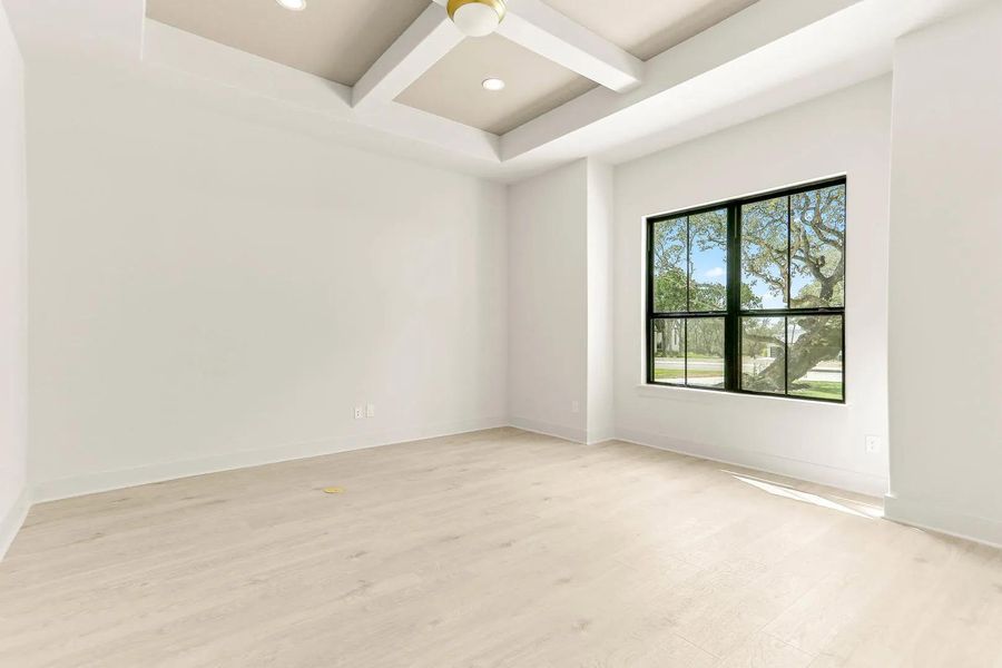 Tobias C home office