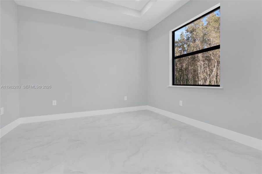 Spacious, unfurnished interior of a new home in , Lehigh Acres (Image 18).