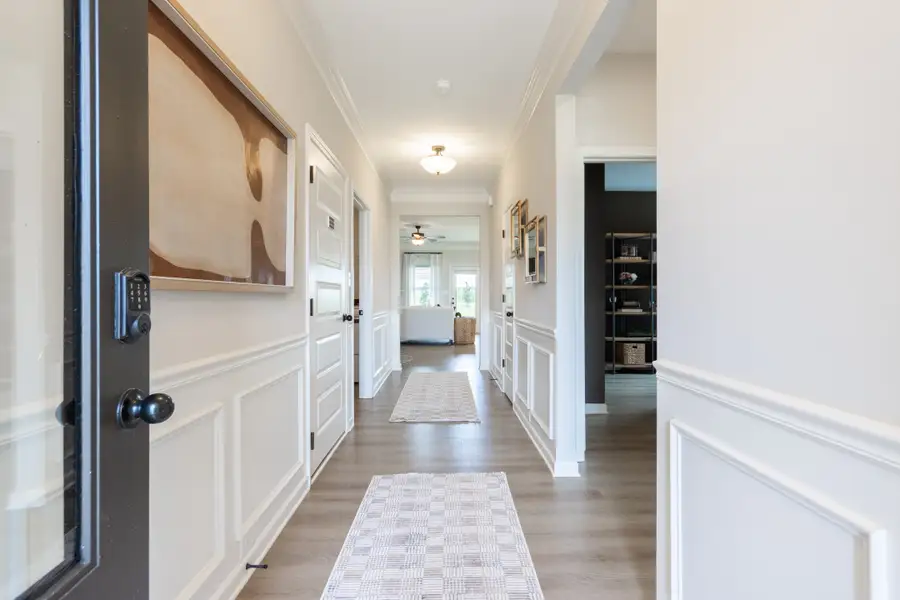Bradley F with Bonus at Cobblestone Crossing Commons | Entryway Bradley F with Bonus at Cobblestone Crossing Commons | Entryway