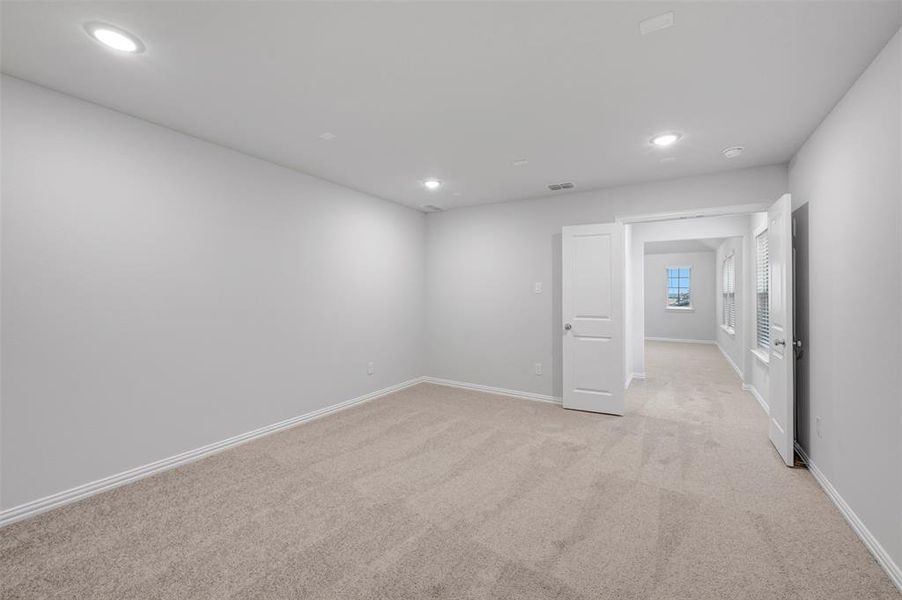 Spacious, unfurnished interior of a new home in Lilyana, Celina (Image 33).