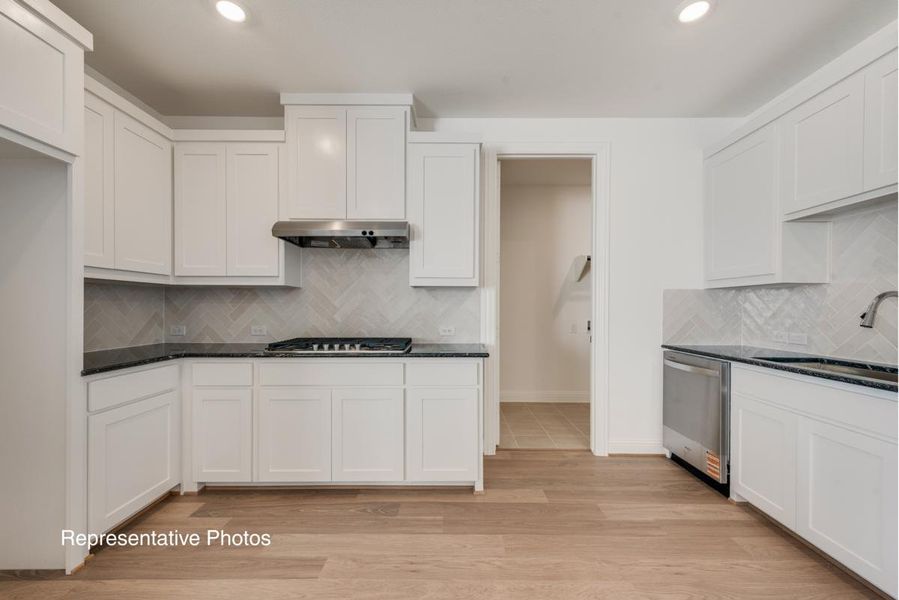 Representative furnished interior of a home built from the Grand Emerald III by Grand Homes in Cedar Ridge Estates, Grand Prairie (Image 5). Representative furnished interior of a home built from the Grand Emerald III by Grand Homes in Cedar Ridge Estates, Grand Prairie (Image 5).