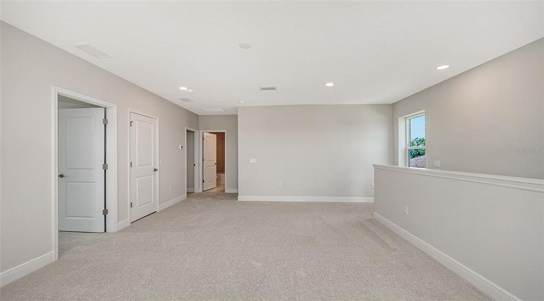 Spacious, unfurnished interior of a new home in Canoe Creek, Parrish (Image 35).