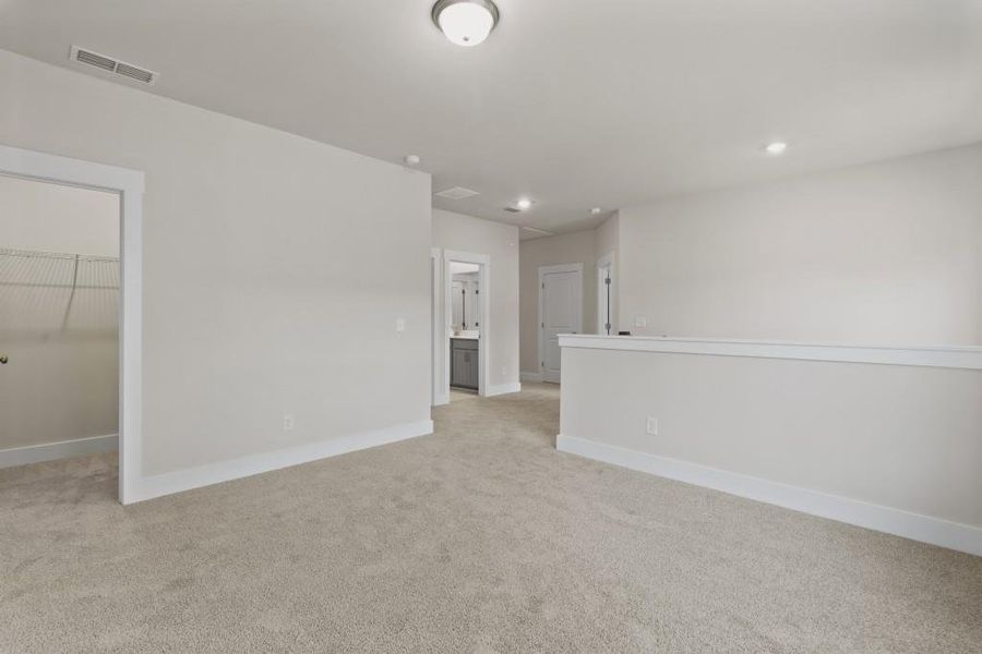 Spacious, unfurnished interior of a new home in Red Bird Manor, Jefferson (Image 15).