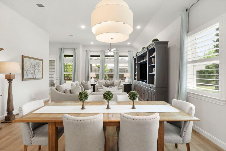 Perfect for entertaining and hosting dinner parties Perfect for entertaining and hosting dinner parties