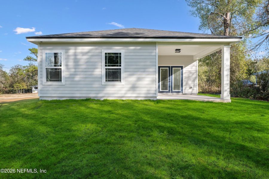 Exterior details and patio area of a home in , Keystone Heights (Image 18).
