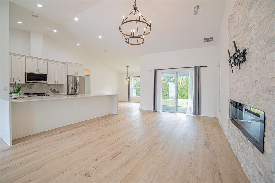 Spacious, unfurnished interior of a new home in , Spring Hill (Image 19).