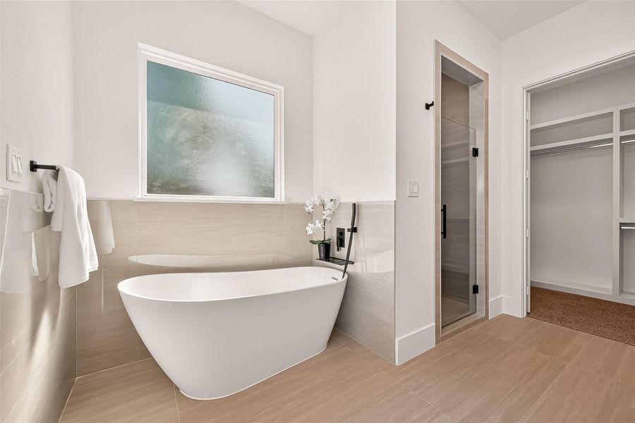 Furnished interior view inside a new home in , Tomball (Image 37).