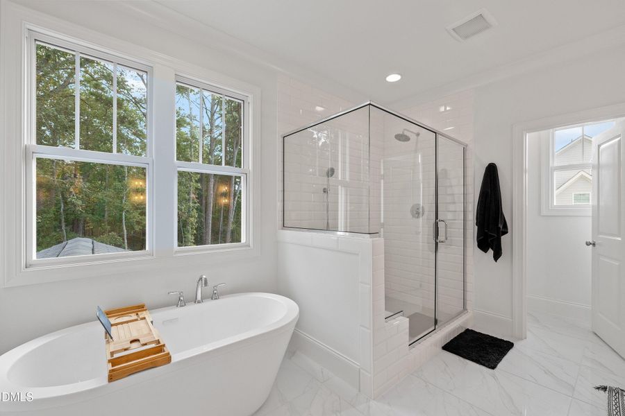 54-807 Crimson_7373 54-807 Crimson_7373